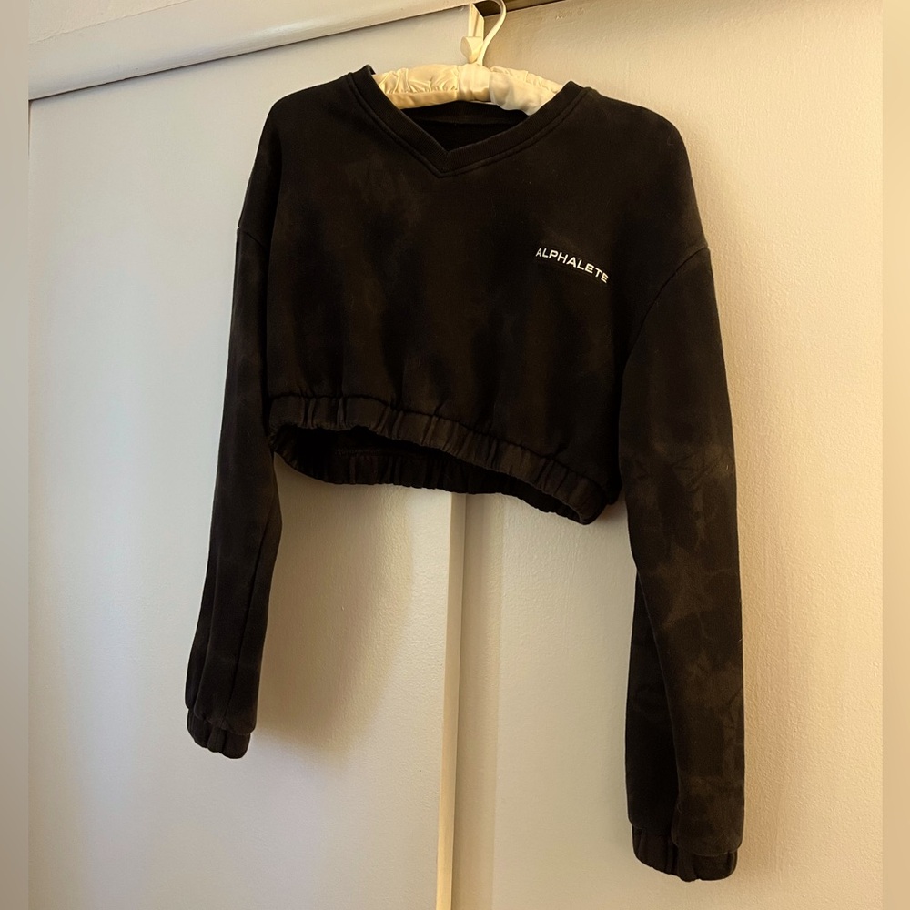 Alphalete cropped crew neck- bleached distressed look